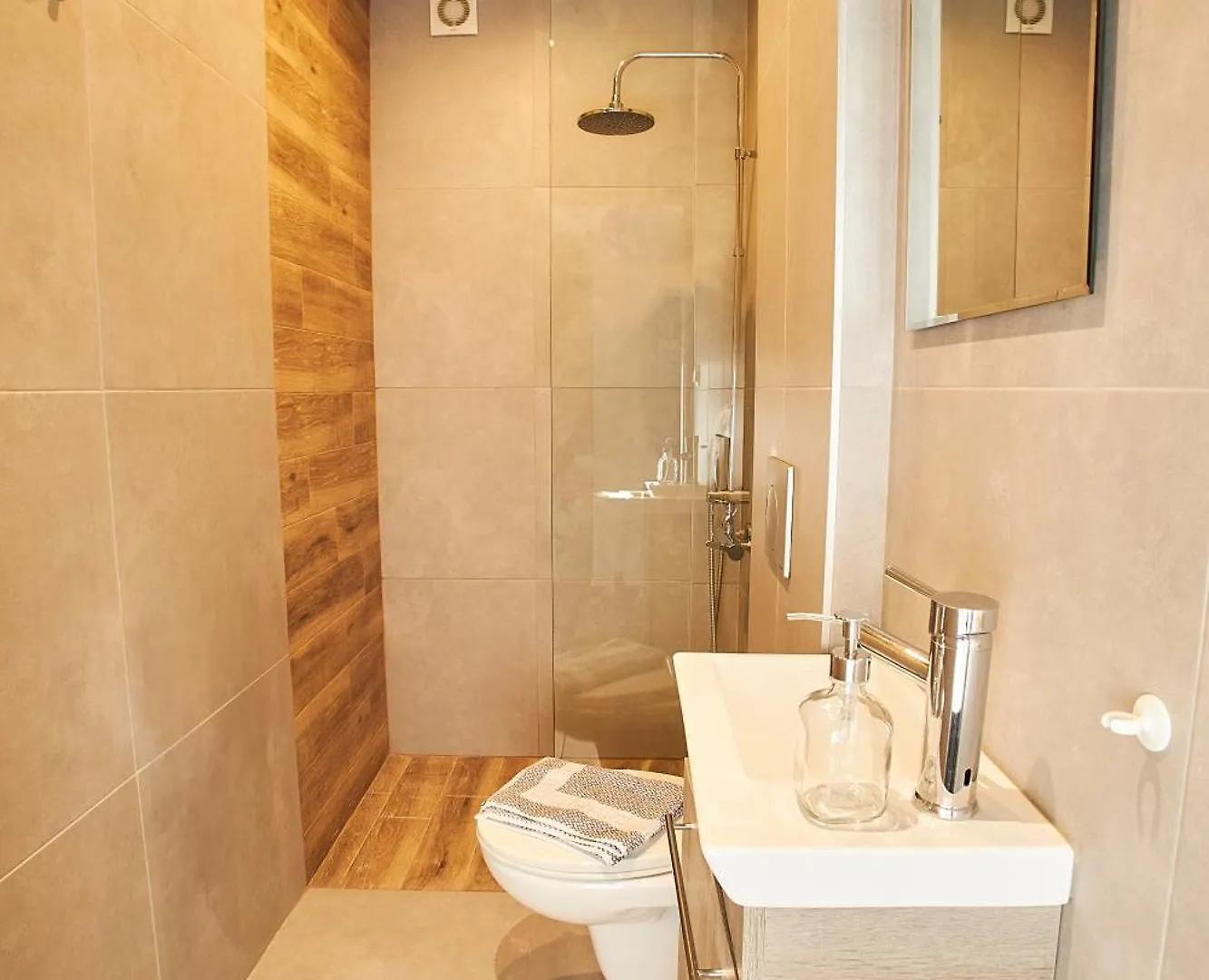 Golden Apartment, By Binobi Innovative Management! Szaloniki 0*,